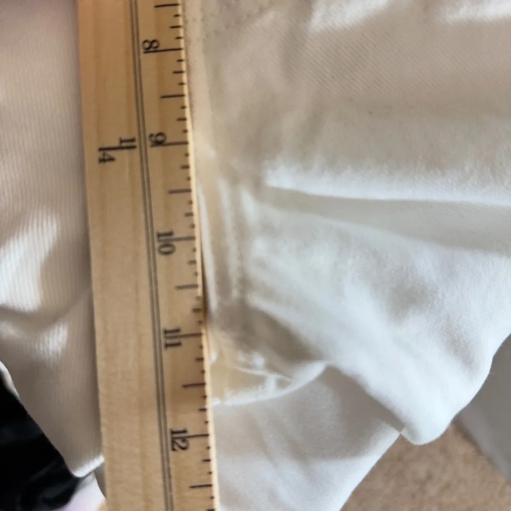 709 | Kancan Womens High Rise Distressed White‎ Straight Leg Raw Hem Jeans 11/29